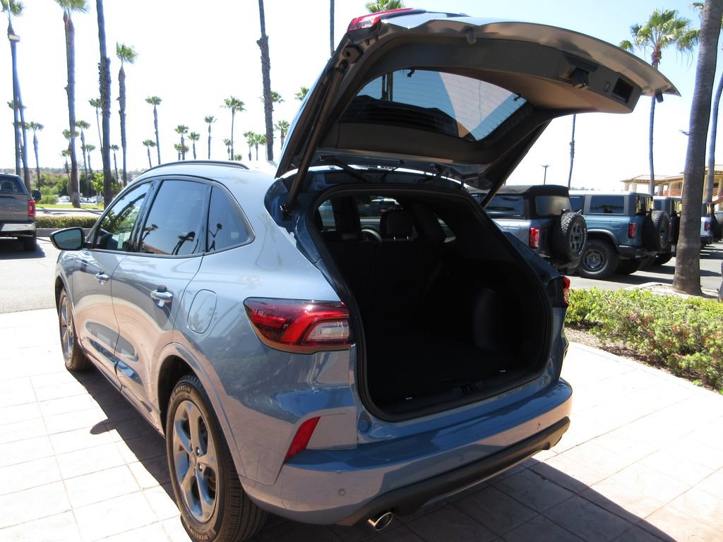 Certified 2023 Ford Escape ST-Line w/ Tech Pack #1 FWD image 25