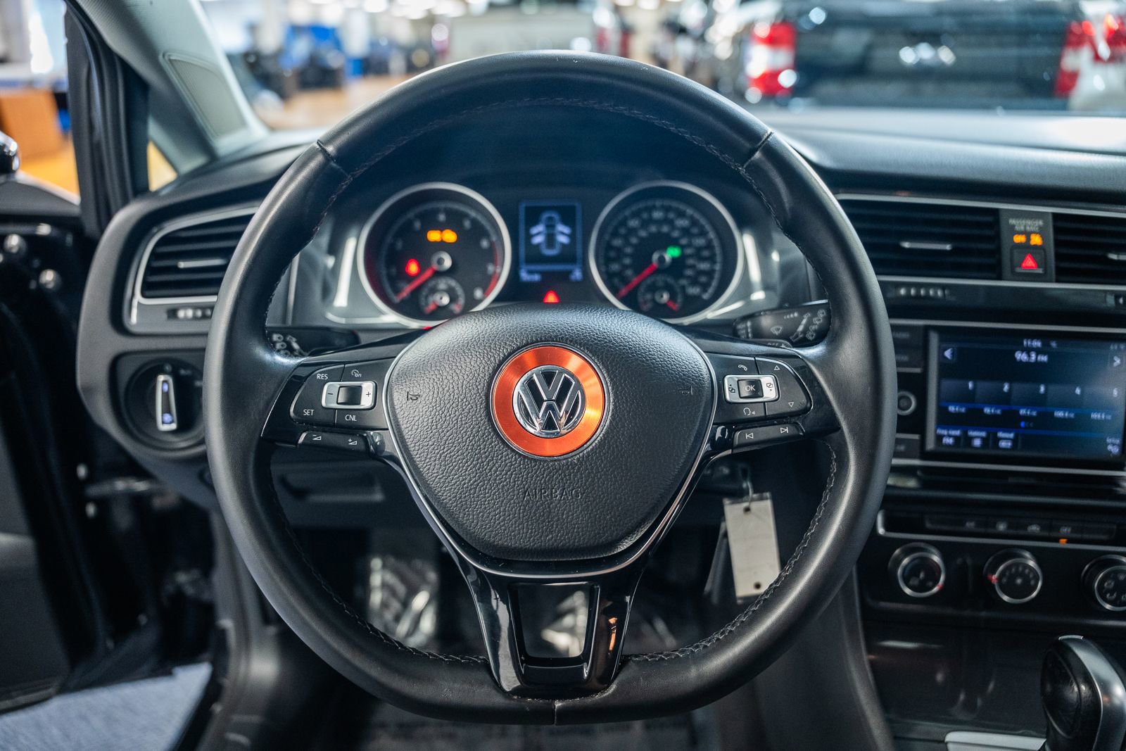 Used 2018 Volkswagen Golf SE FWD image 30
