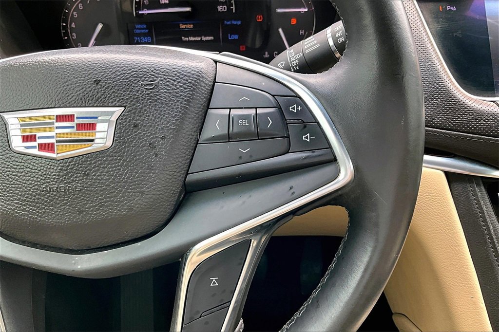 Used 2017 Cadillac XT5 Luxury w/ Driver Awareness Package image 11