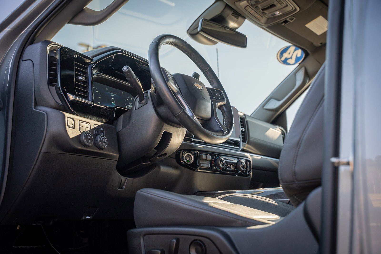 Used 2024 Chevrolet Silverado 2500 LTZ w/ LTZ Plus Package image 27