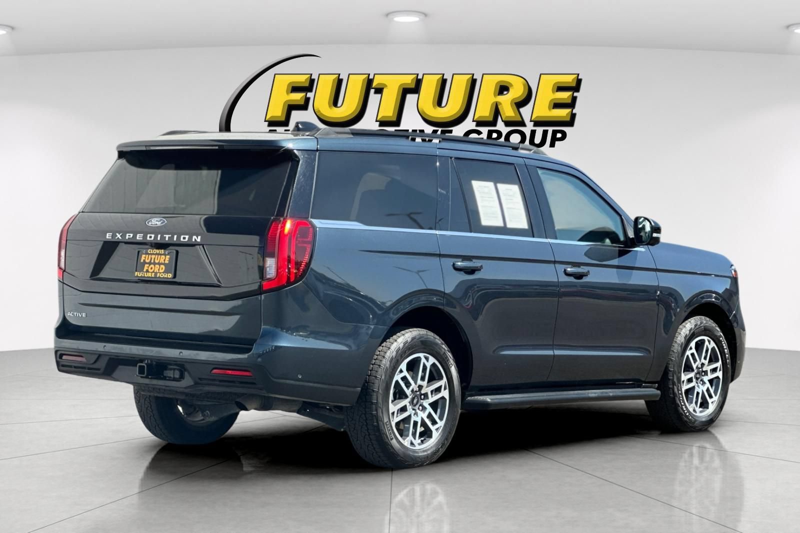 Certified 2025 Ford Expedition Active AWD/4WD image 3