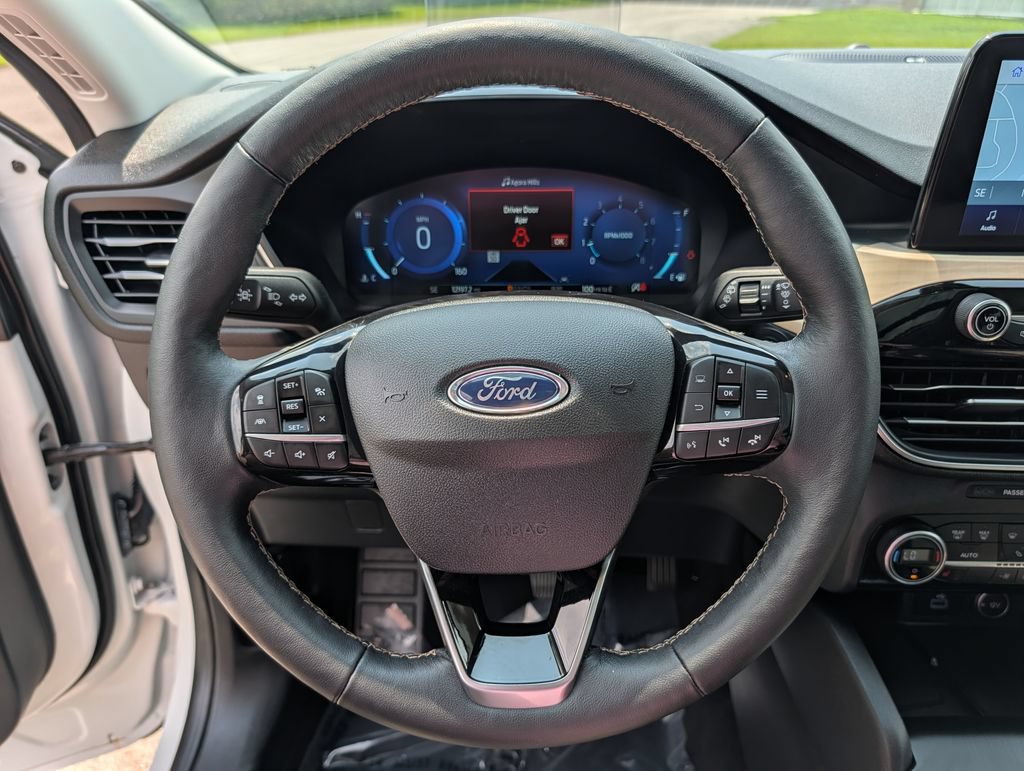 Certified 2021 Ford Escape Titanium w/ Titanium Elite Package AWD/4WD image 7