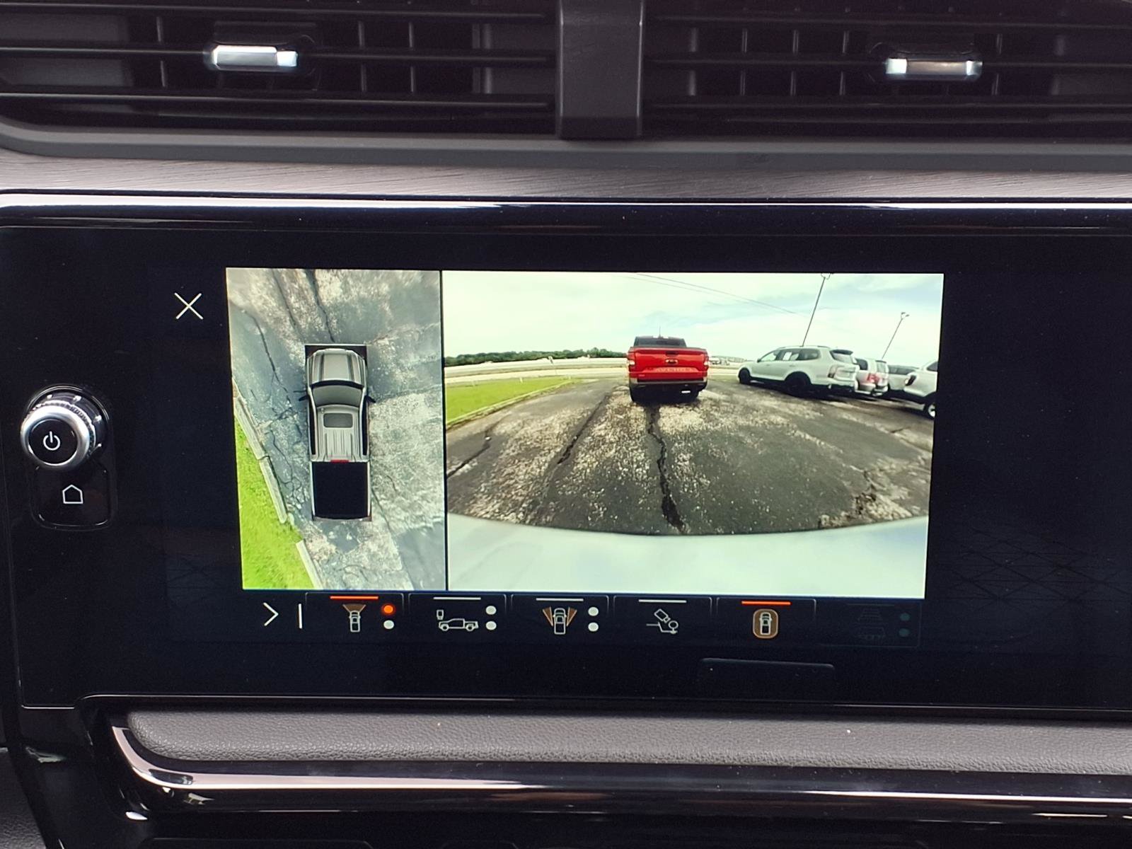 Used 2024 GMC Sierra 1500 AT4 w/ Technology Package AWD/4WD image 11