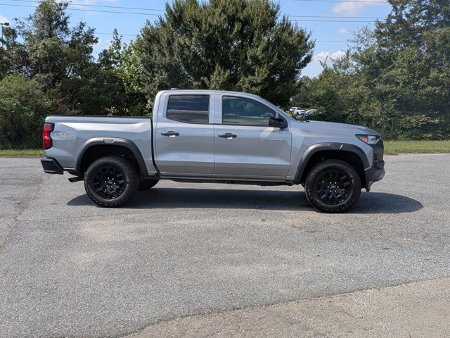 Used 2024 Chevrolet Colorado Trail Boss w/ Advanced Trailering Package AWD/4WD image 3