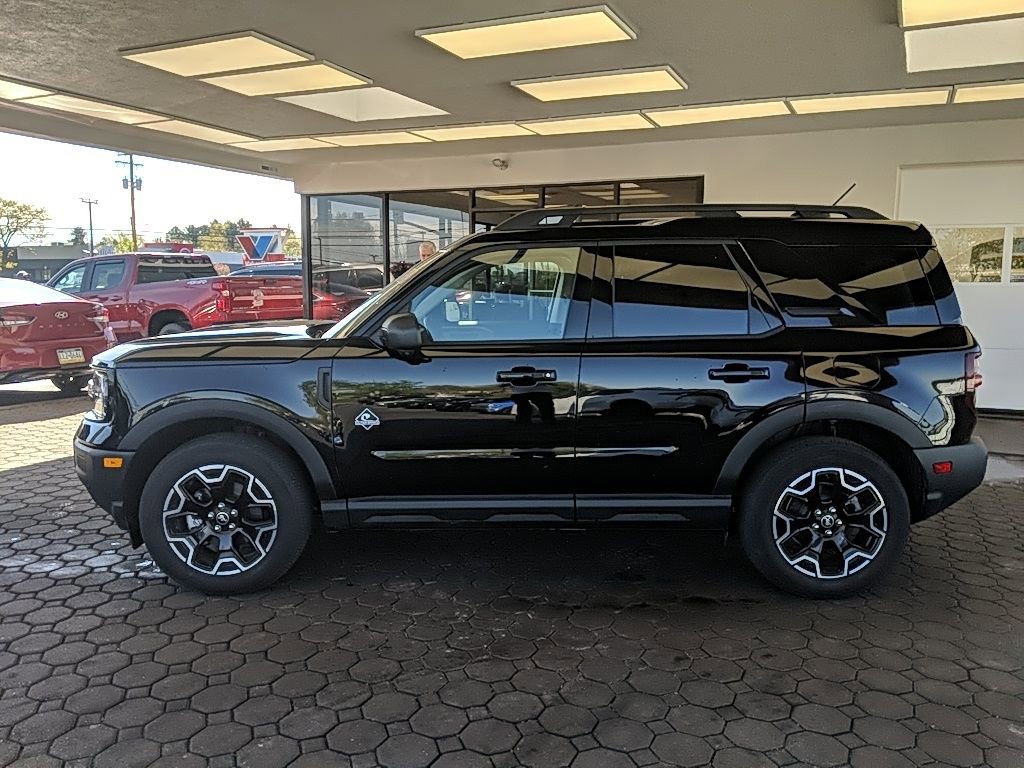 Certified 2025 Ford Bronco Sport Outer Banks w/ Outer Banks Tech Package+ AWD/4WD image 9