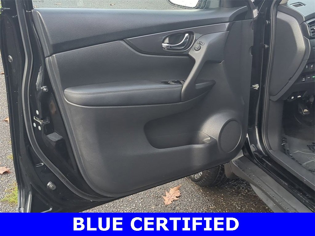 Used 2017 Nissan Rogue S image 9