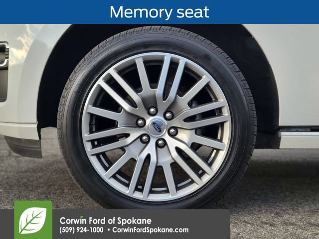 Certified 2022 Ford Expedition Max Platinum image 14