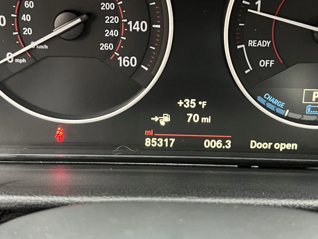 Used 2017 BMW 330e 330e iPerformance 4dr Car image 29