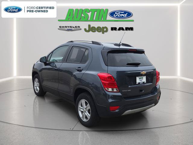Used 2022 Chevrolet Trax LT w/ LT Convenience Package AWD/4WD image 3
