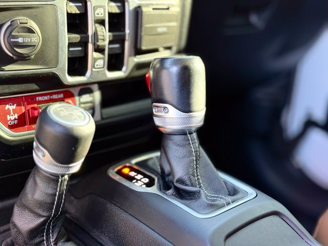 Used 2023 Jeep Gladiator Rubicon AWD/4WD image 21