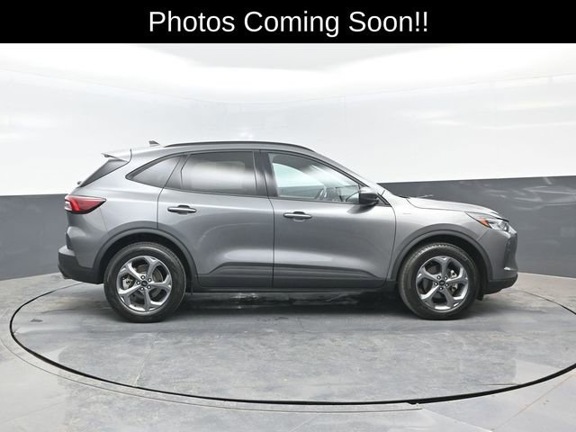 Certified 2025 Ford Escape ST-Line Select AWD/4WD image 3