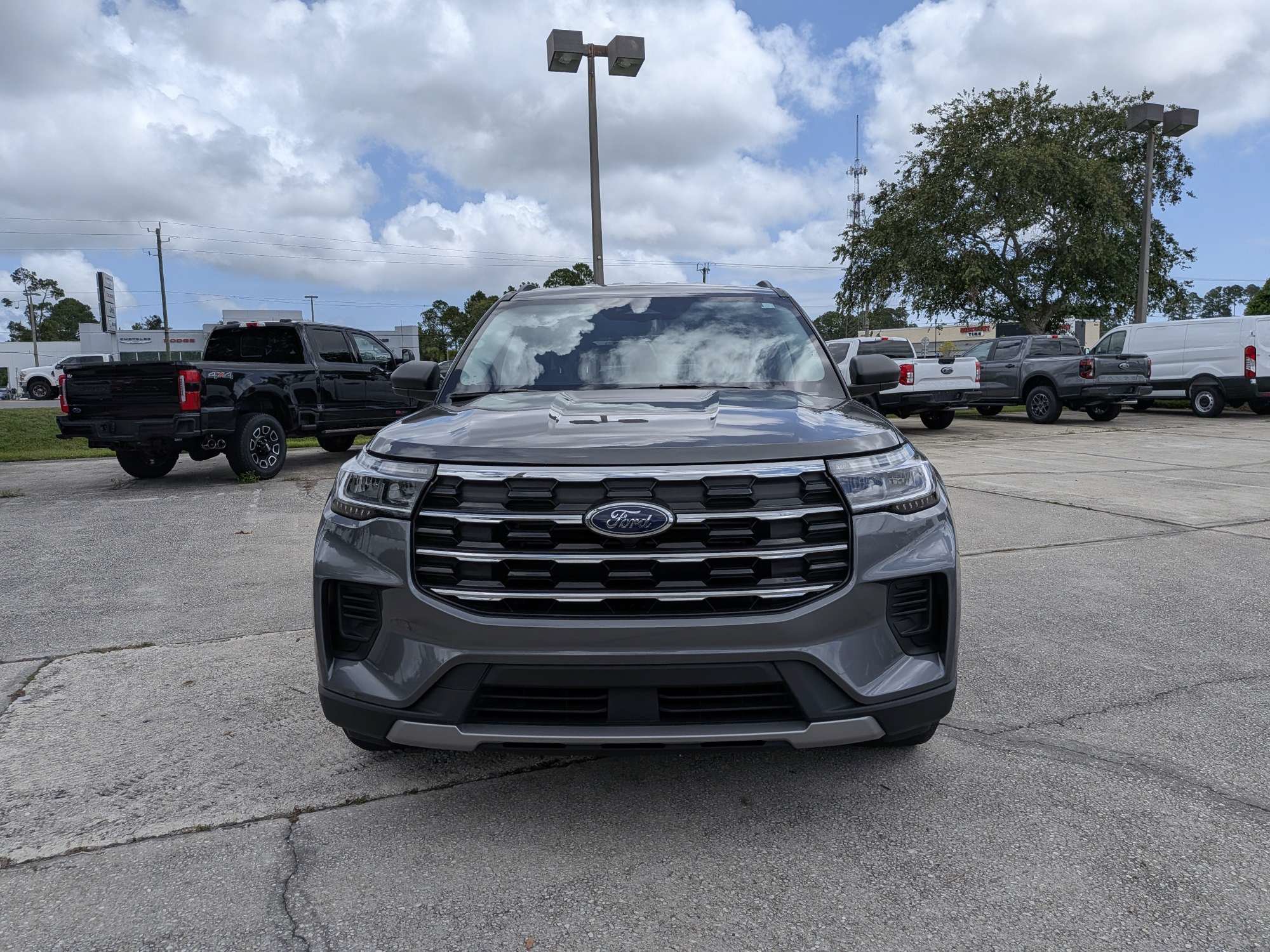 Certified 2025 Ford Explorer Active RWD image 9