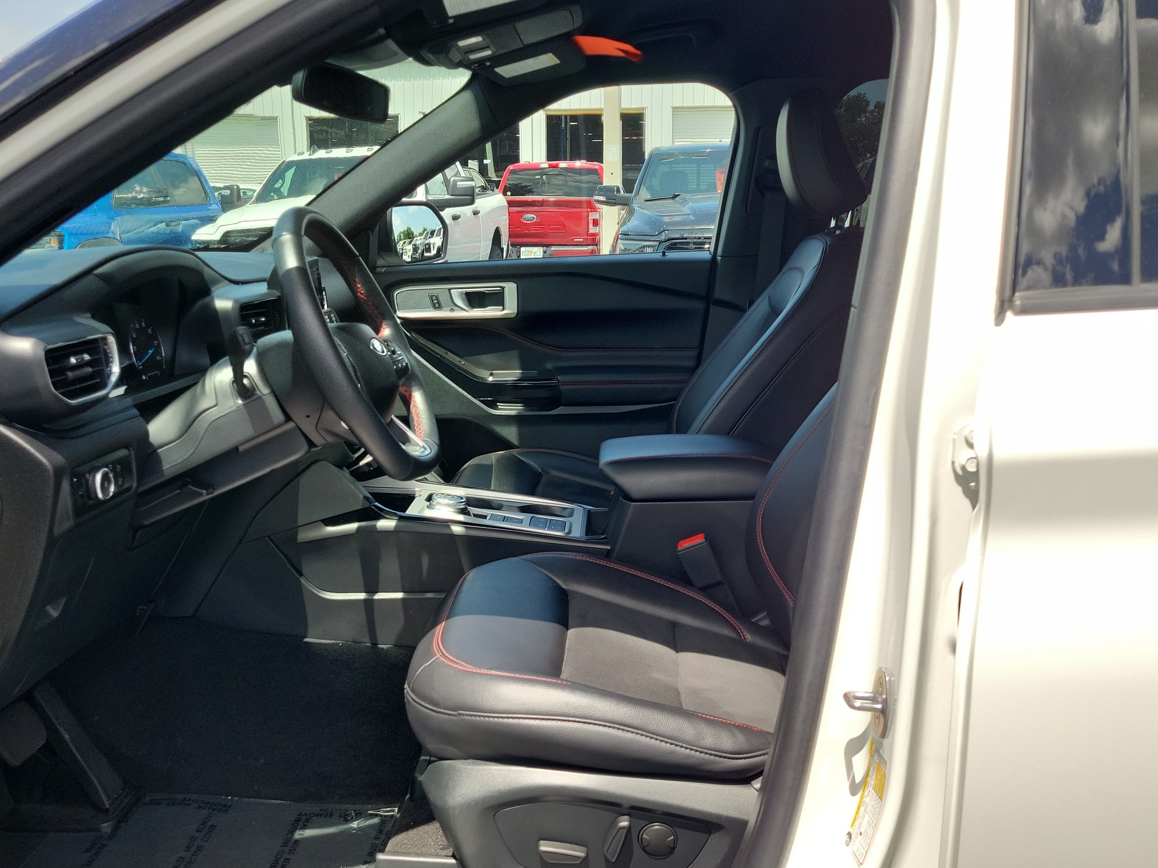Certified 2024 Ford Explorer ST-Line w/ Class IV Trailer Tow Package RWD image 21