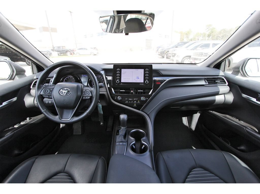 Used 2024 Toyota Camry SE FWD image 12