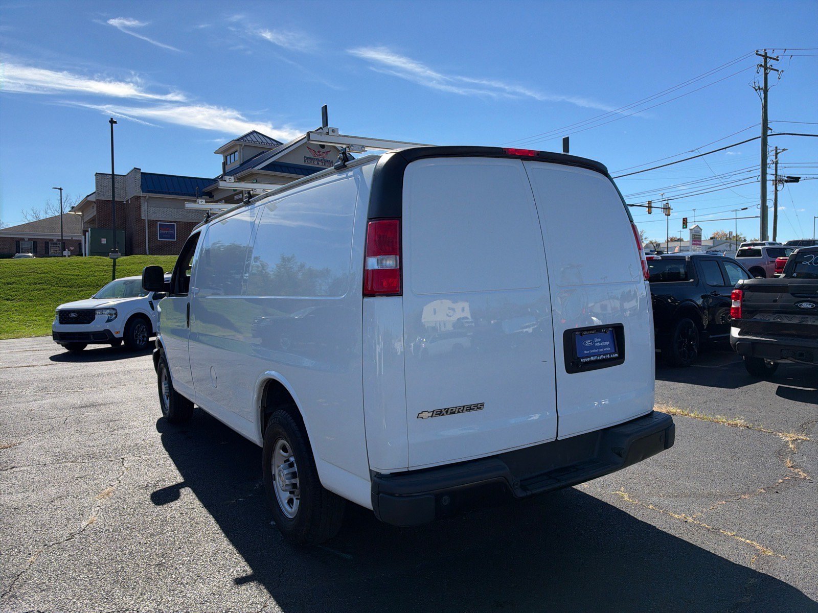 Used 2021 Chevrolet Express 2500 w/ Driver Convenience Package RWD image 5