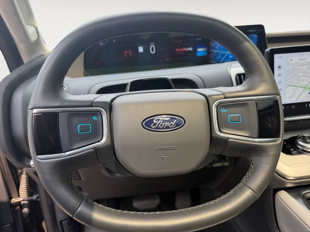 Certified 2025 Ford Expedition Active AWD/4WD image 13