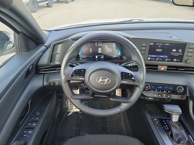 Used 2025 Hyundai Elantra Sport FWD image 11
