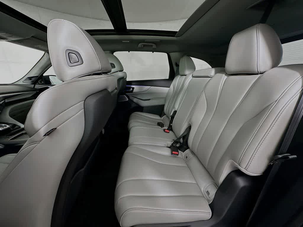 Used 2025 Acura MDX FWD w/ Technology Package image 14