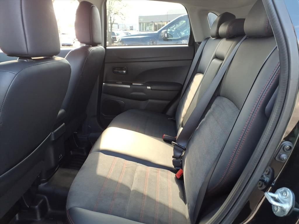 Used 2022 Mitsubishi Outlander Sport SE FWD image 16