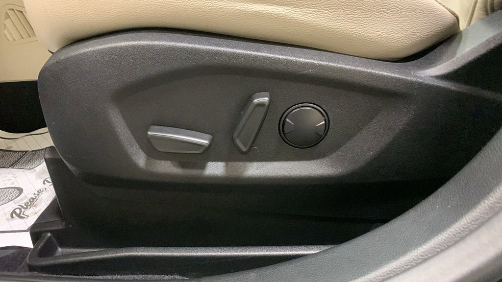 Certified 2023 Ford Edge Titanium w/ Equipment Group 301A image 34