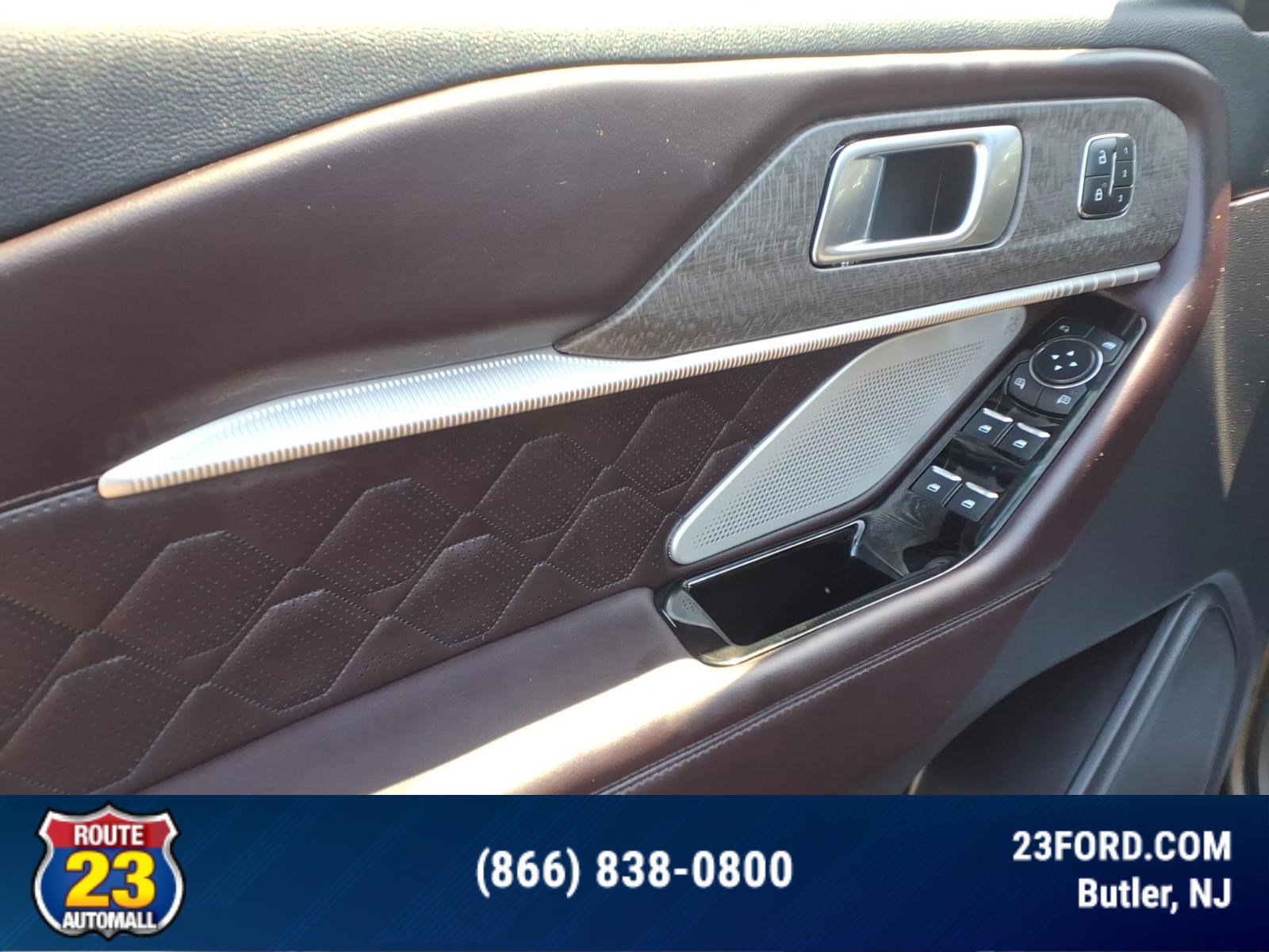 Certified 2025 Ford Explorer Platinum w/ Ultimate Package AWD/4WD image 11