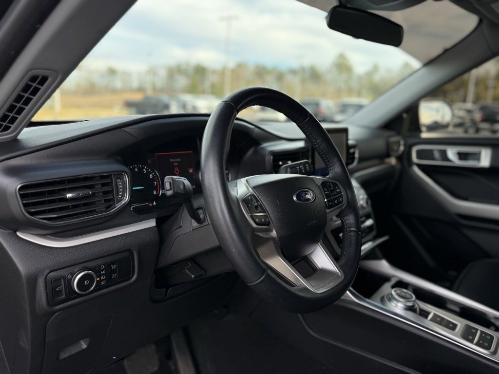 Certified 2023 Ford Explorer XLT w/ Equipment Group 202A image 10