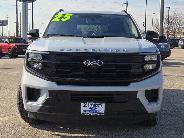 Certified 2025 Ford Expedition Active AWD/4WD image 4