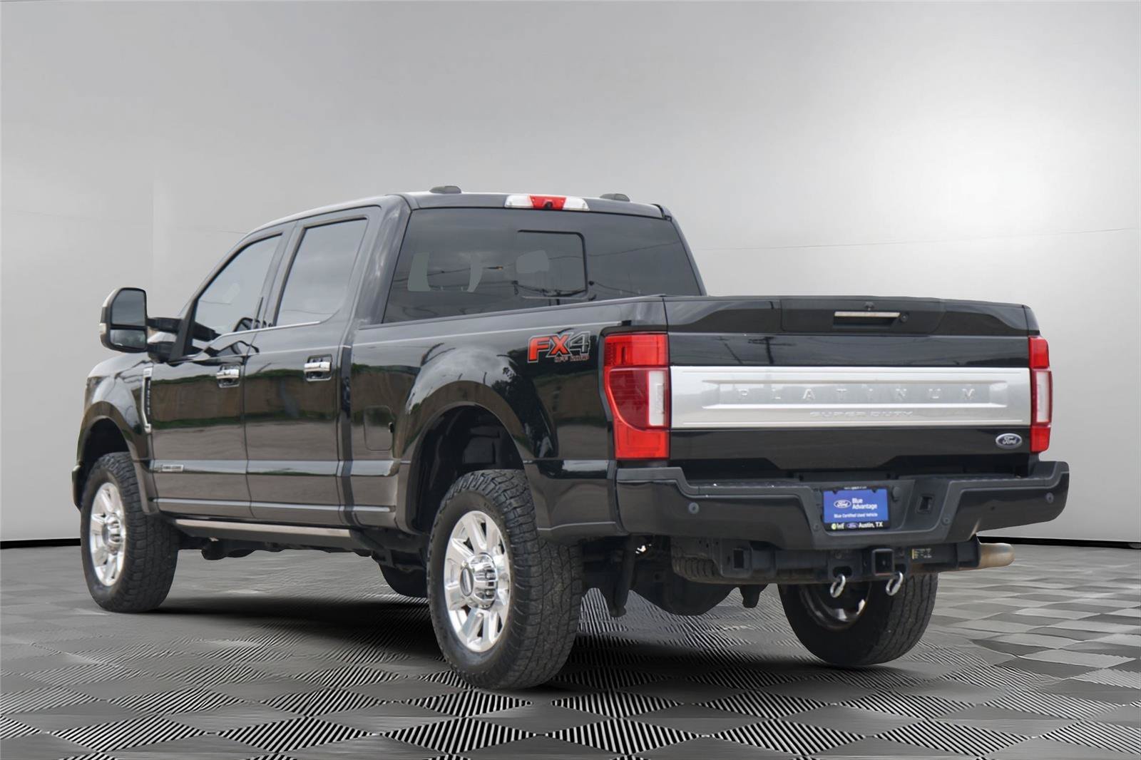 Certified 2020 Ford F250 Platinum w/ FX4 Off-Road Package AWD/4WD image 6