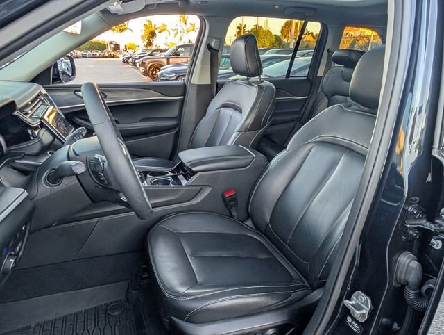 Used 2022 Jeep Grand Cherokee Limited 4xe image 9