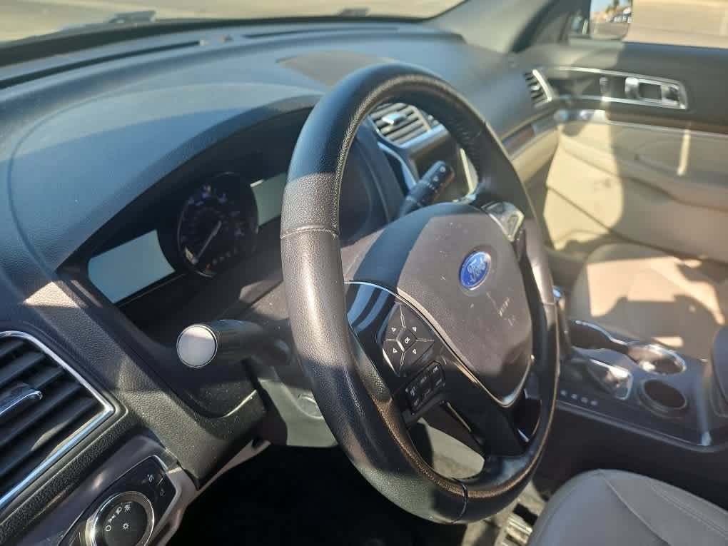 Certified 2019 Ford Explorer Limited w/ Class III Trailer Tow Package FWD image 10