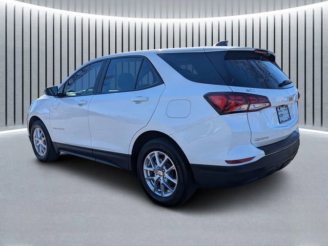 Used 2023 Chevrolet Equinox LS image 2