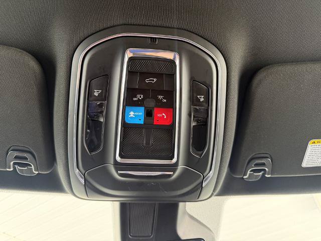 Used 2024 Jeep Wagoneer L Series II RWD image 22