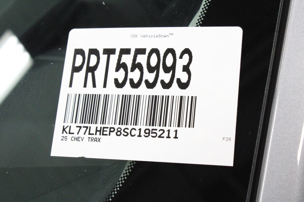 Used 2025 Chevrolet Trax LT FWD image 32