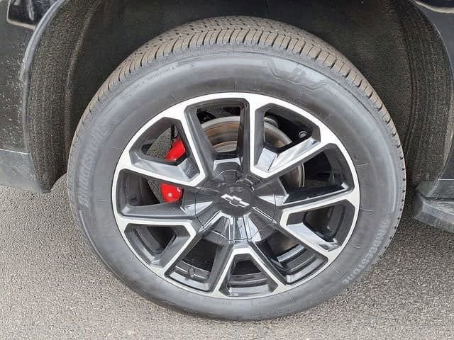 Used 2023 Chevrolet Suburban RST w/ Sport Performance Package image 8