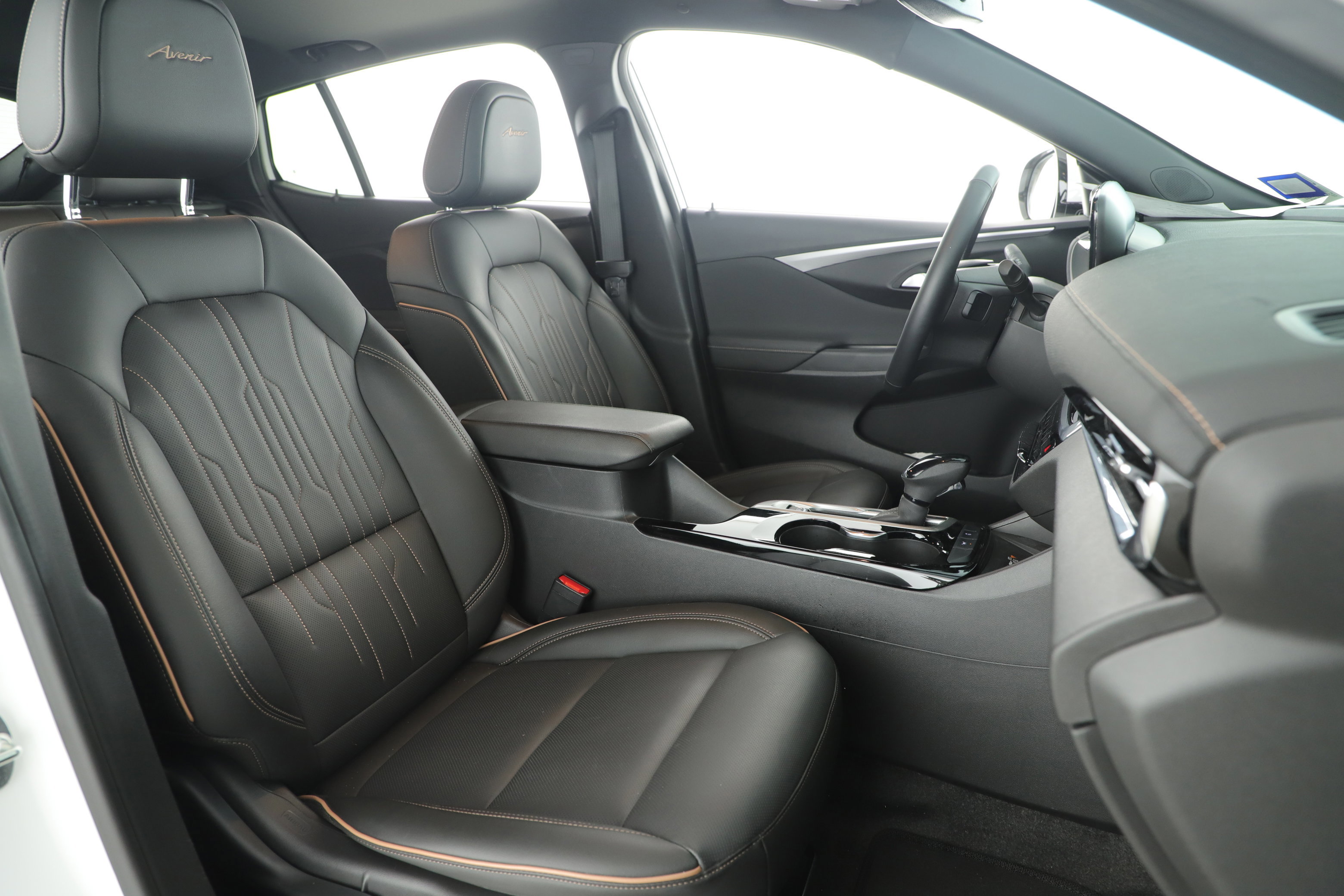 Used 2025 Buick Envista Avenir image 18