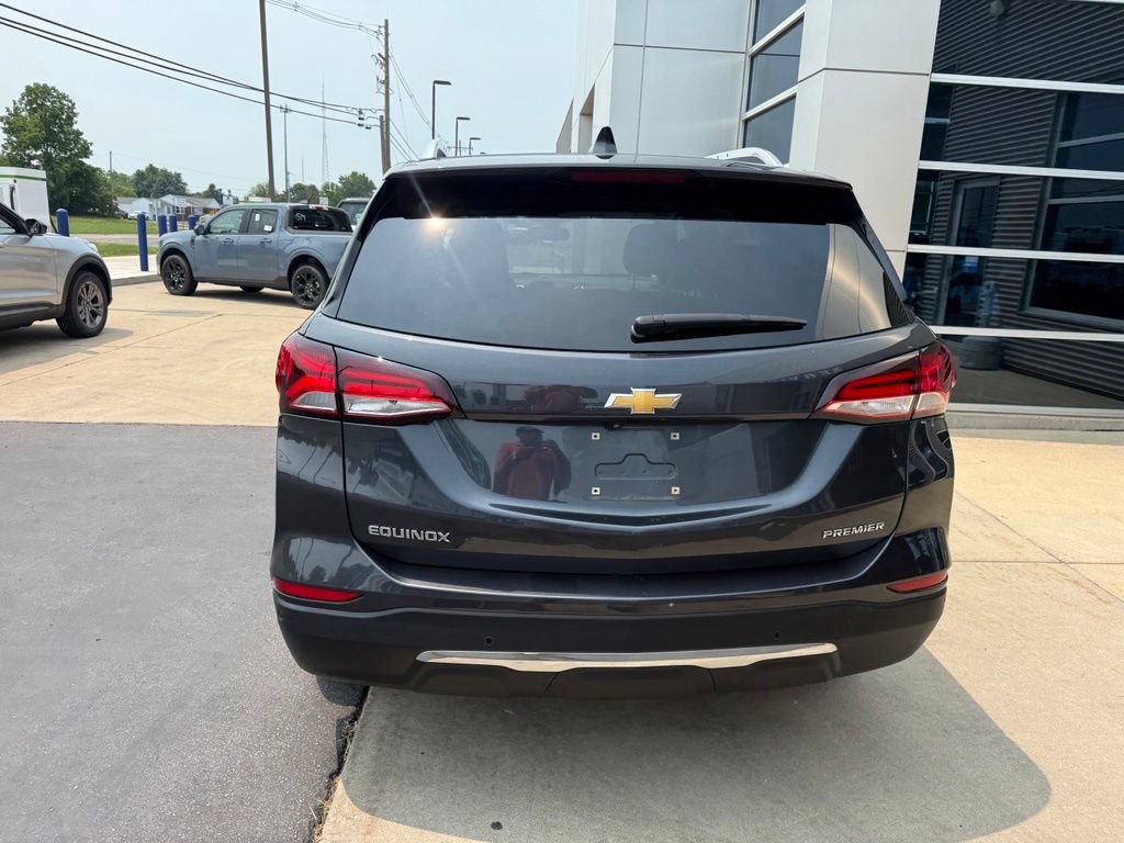 Used 2022 Chevrolet Equinox Premier w/ LPO, Floor Liner Package FWD image 8