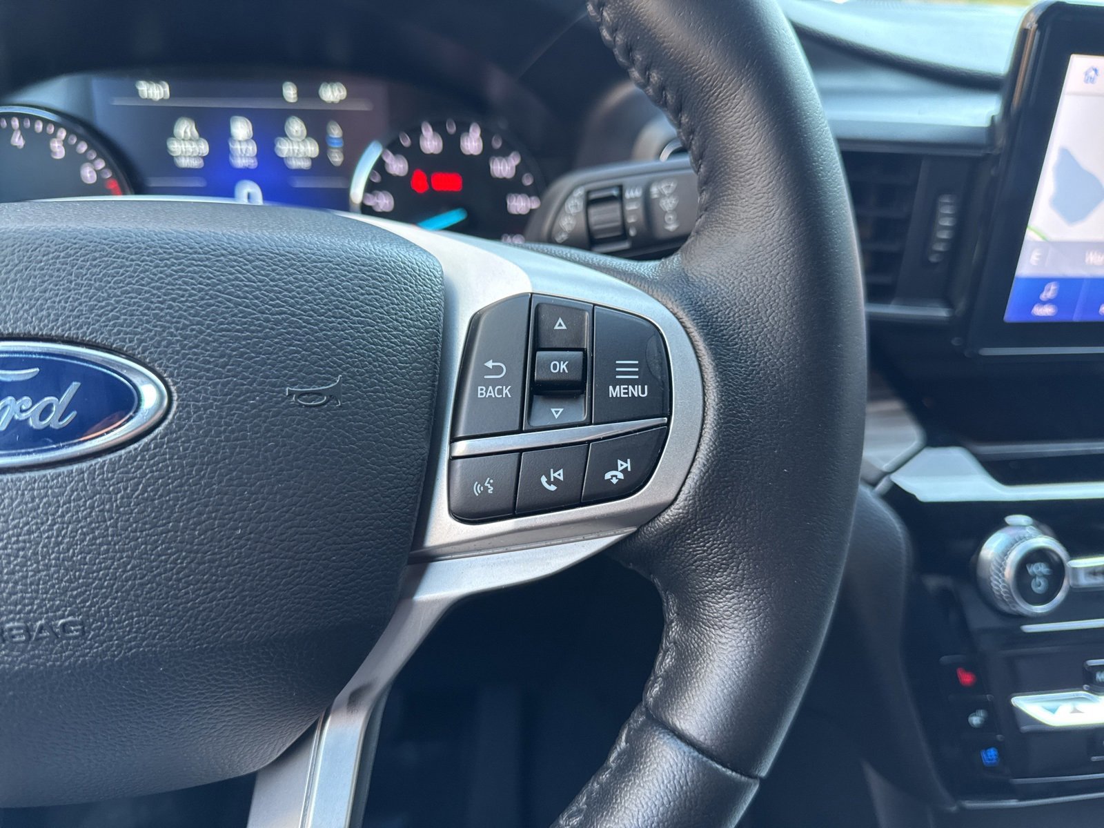 Certified 2022 Ford Explorer Limited w/ Equipment Group 301A image 21