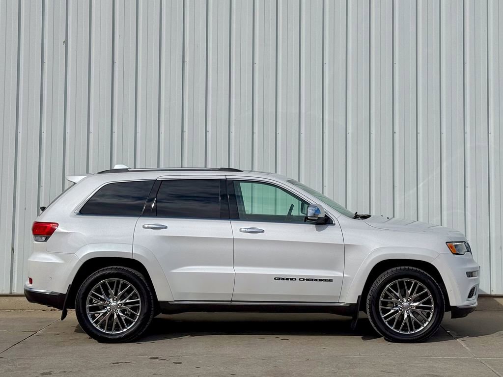 Used 2017 Jeep Grand Cherokee Summit image 6