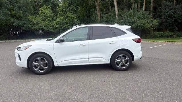 Certified 2023 Ford Escape ST-Line w/ Tech Pack #1 AWD/4WD image 3