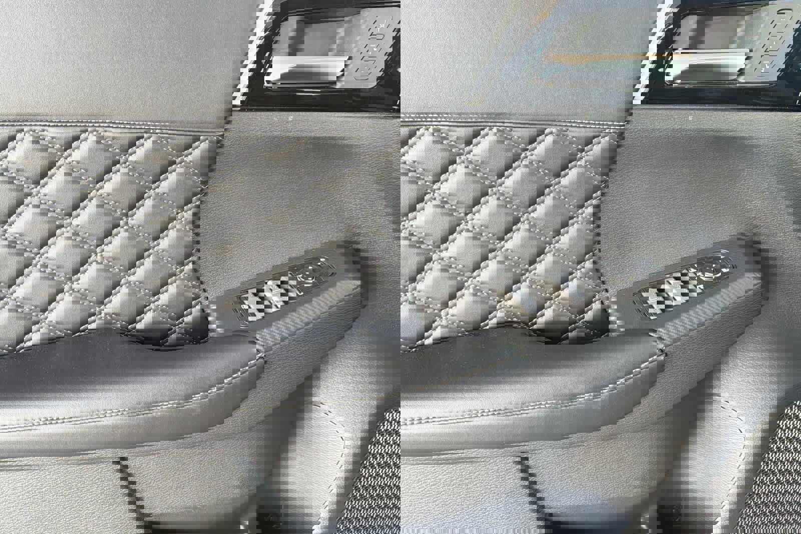 Used 2022 Mitsubishi Outlander SEL image 12