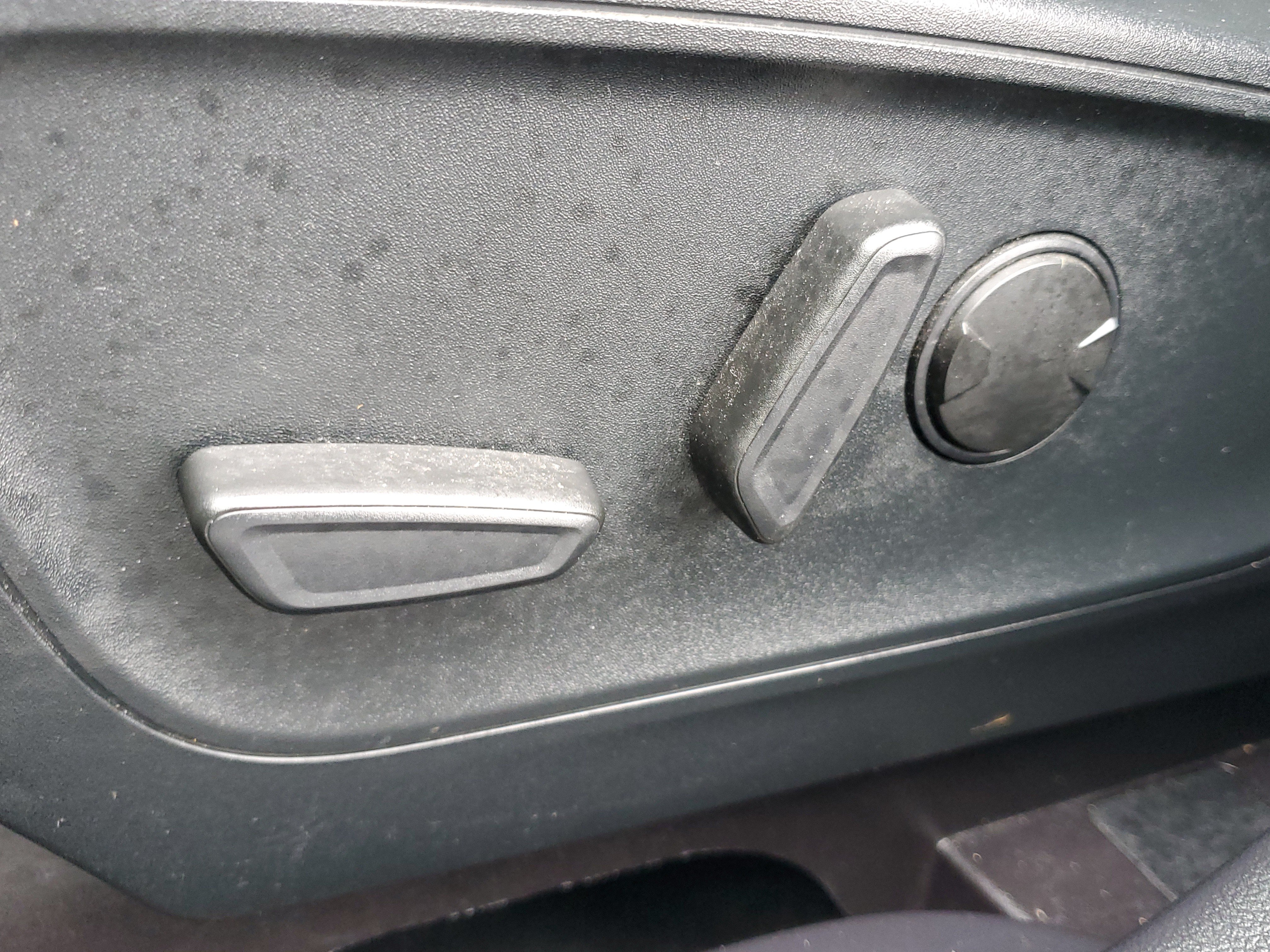 Certified 2020 Ford Escape Titanium AWD/4WD image 20
