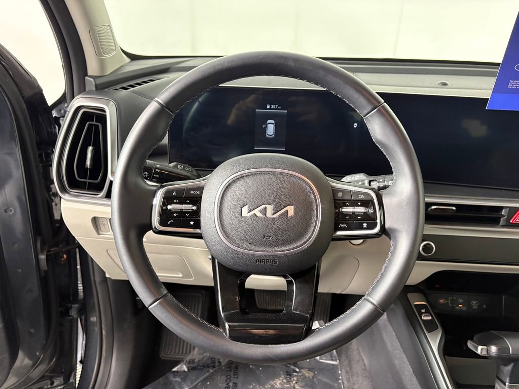 Used 2025 Kia Sorento S AWD/4WD image 15