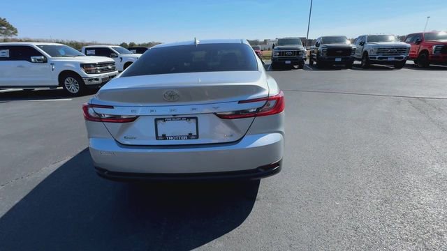 Used 2025 Toyota Camry LE image 5