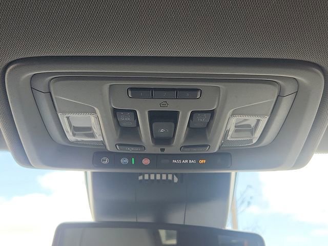 Used 2023 Chevrolet Silverado 1500 LTZ image 19