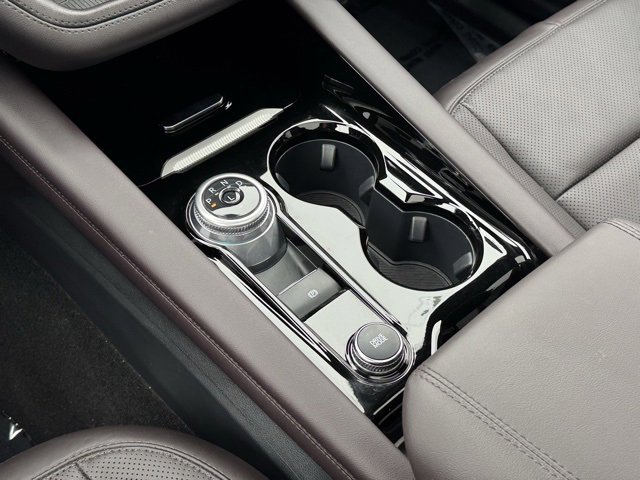 Certified 2025 Ford Explorer Platinum w/ Ultimate Package image 17