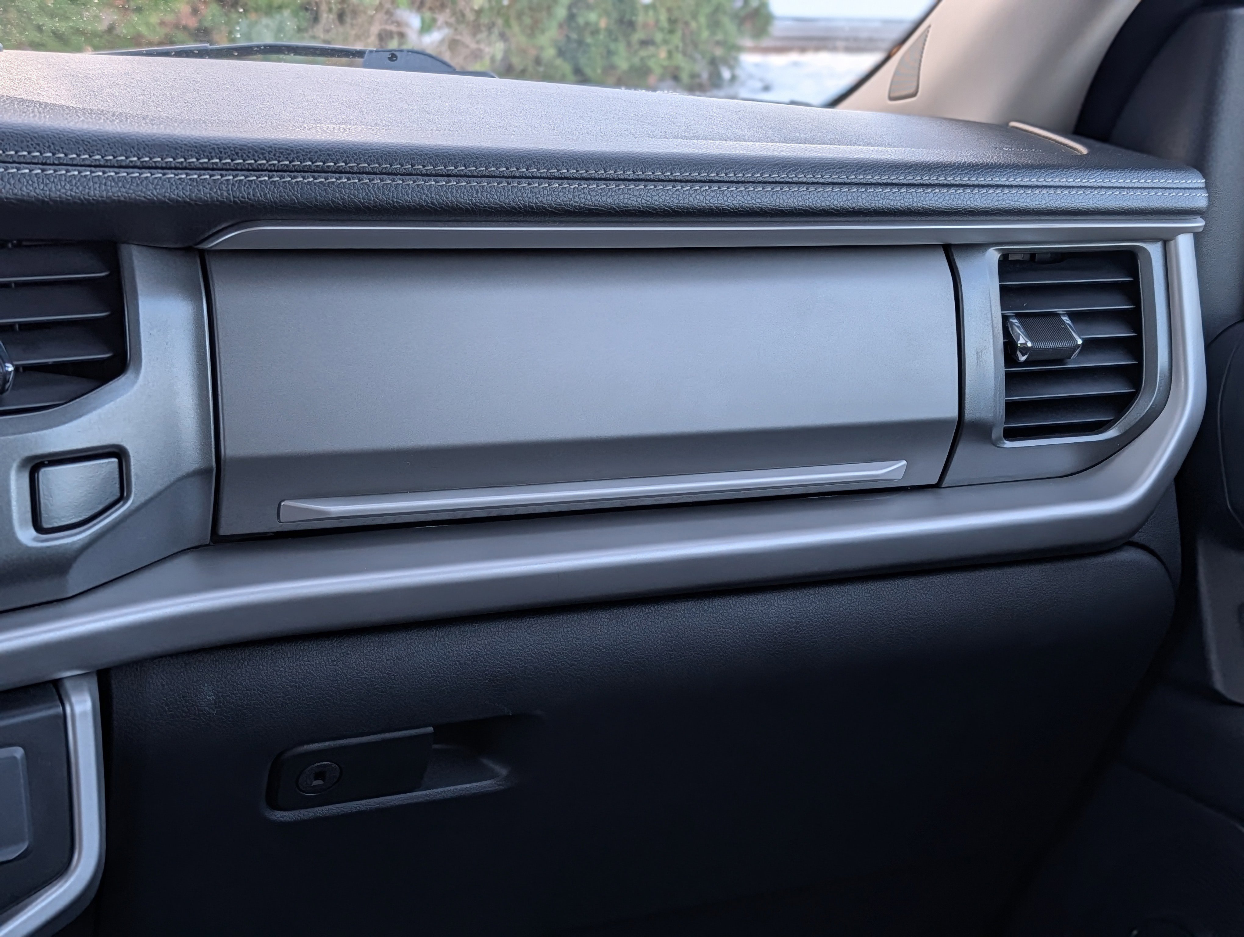 Certified 2024 Ford Expedition XLT image 16