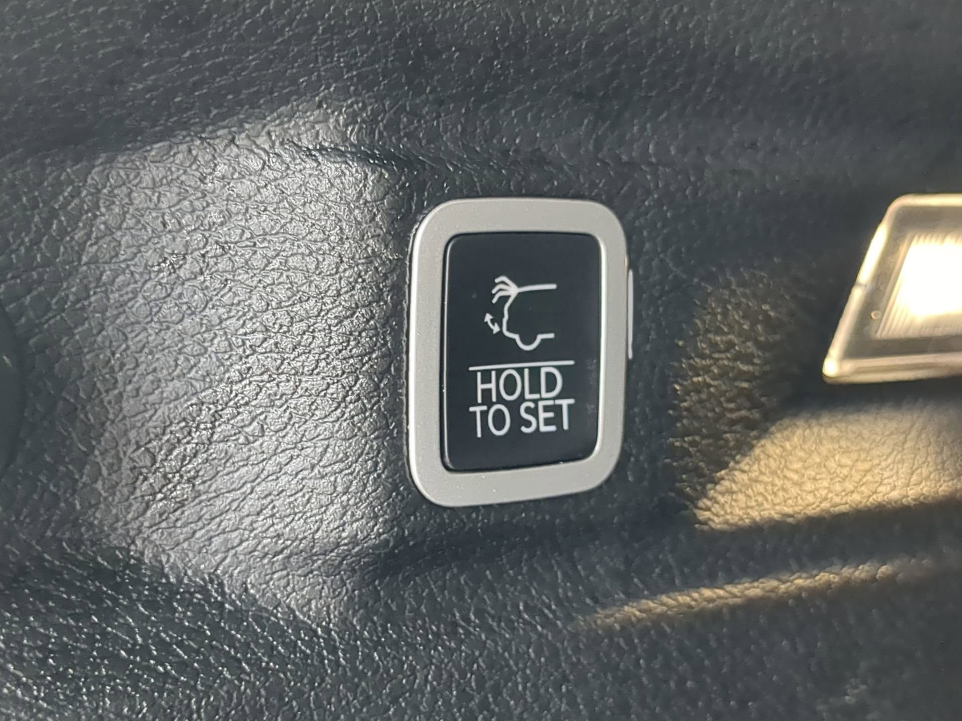 Used 2024 Jeep Grand Cherokee L Limited image 39