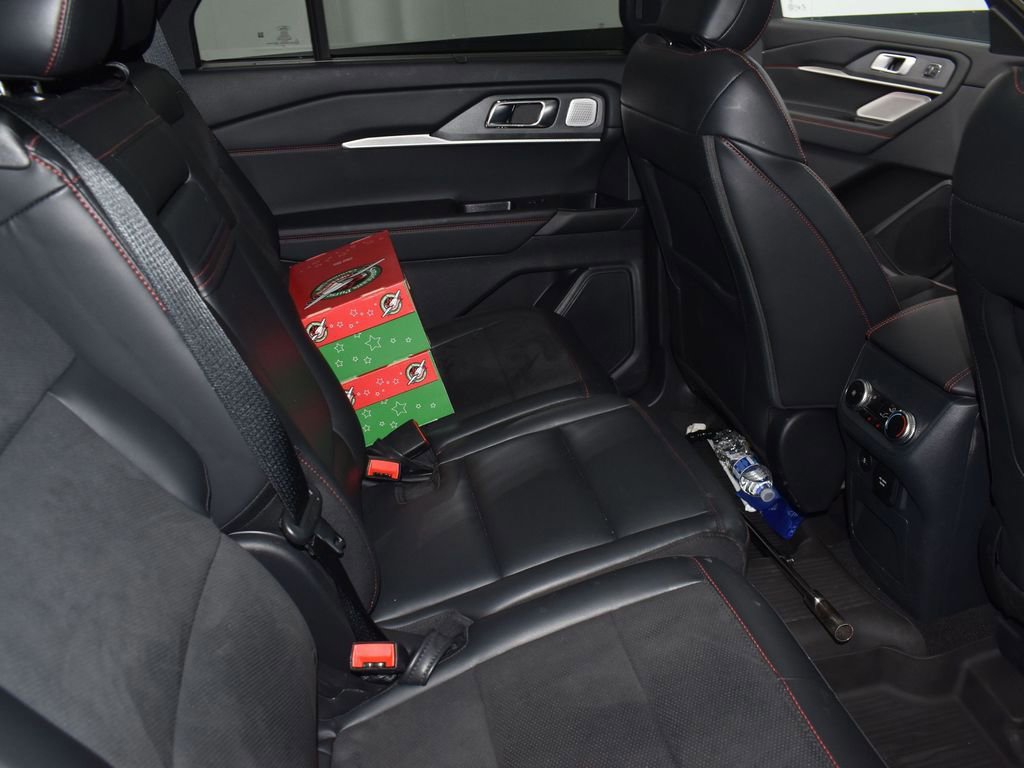 Certified 2025 Ford Explorer ST image 39