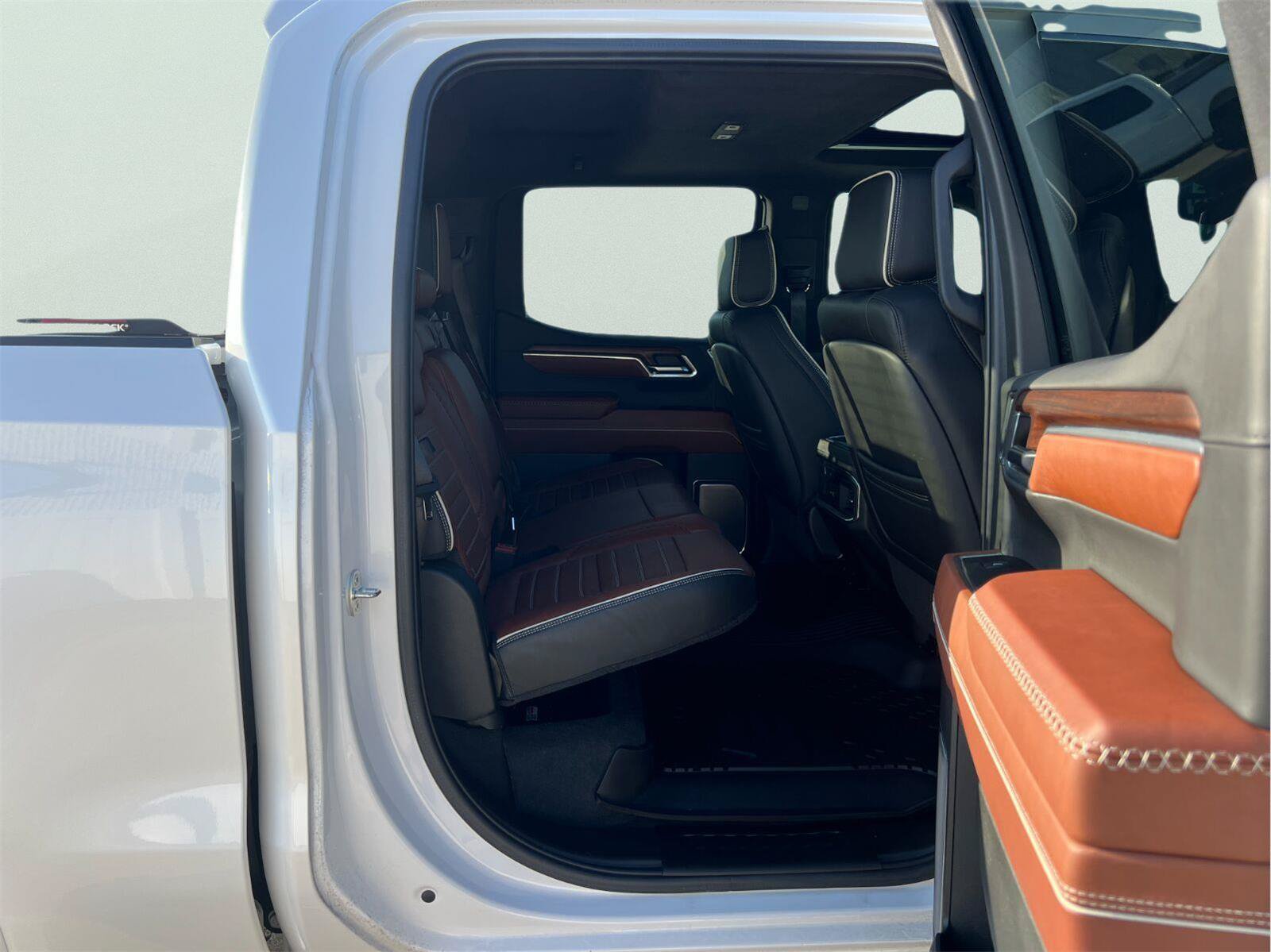 Used 2024 GMC Sierra 1500 Denali Ultimate AWD/4WD image 35