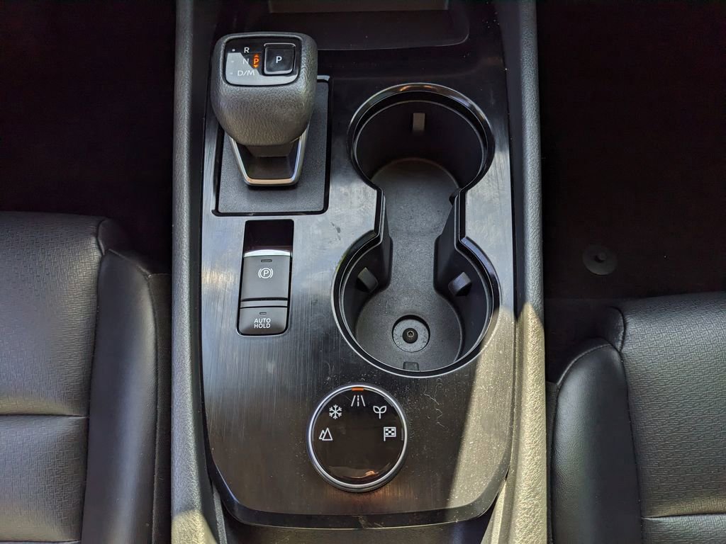 Used 2023 Nissan Rogue SV w/ SV Premium Package AWD/4WD image 9